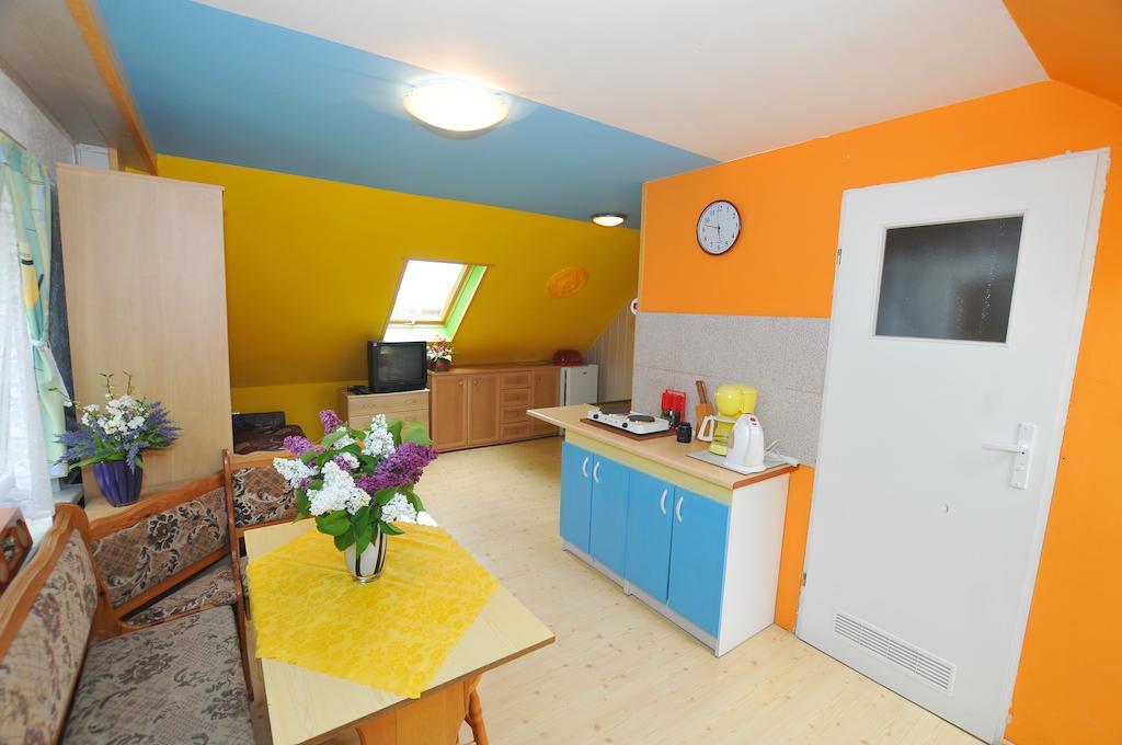 Osrodek Wczasowy Domino Bis Apartment Dzwirzyno Room photo