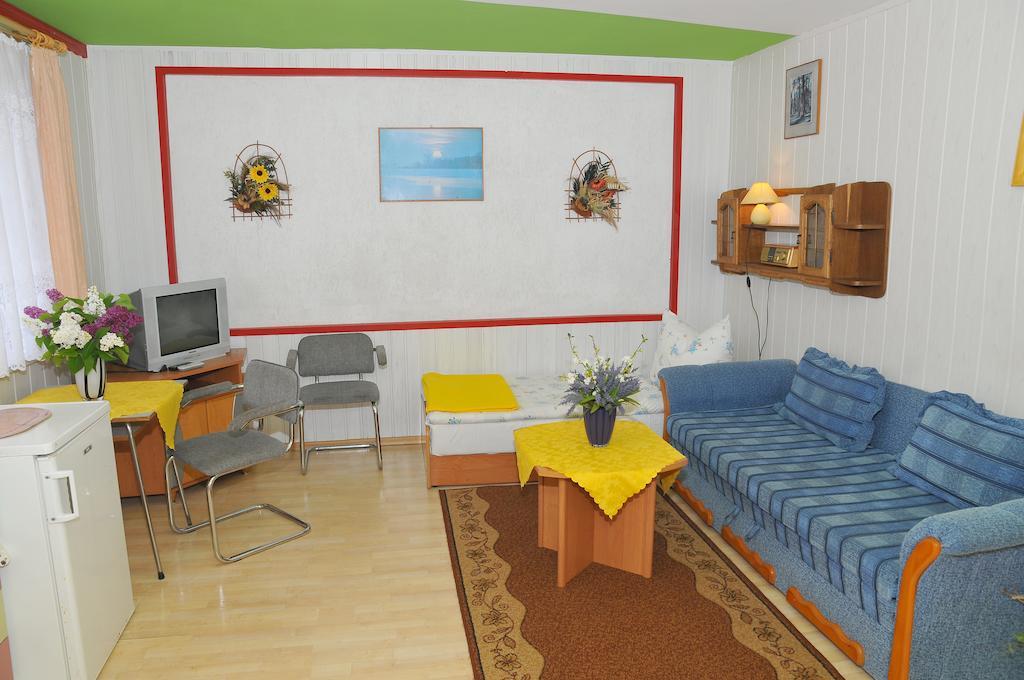 Osrodek Wczasowy Domino Bis Apartment Dzwirzyno Room photo