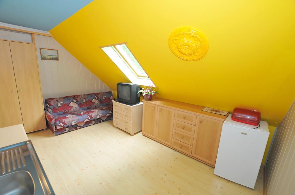 Osrodek Wczasowy Domino Bis Apartment Dzwirzyno Room photo