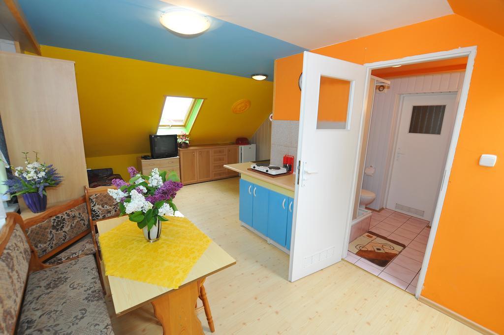 Osrodek Wczasowy Domino Bis Apartment Dzwirzyno Room photo