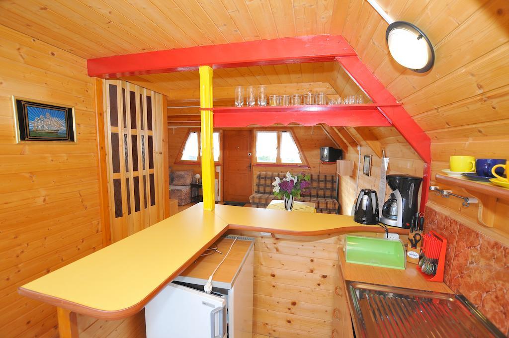 Osrodek Wczasowy Domino Bis Apartment Dzwirzyno Room photo